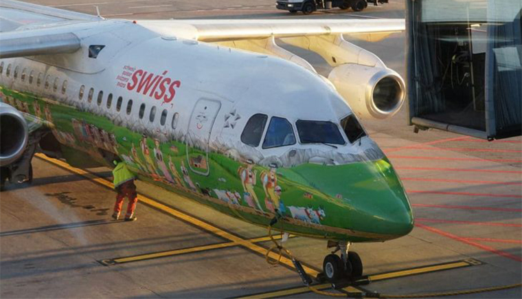 飛機是怎么涂漆的？