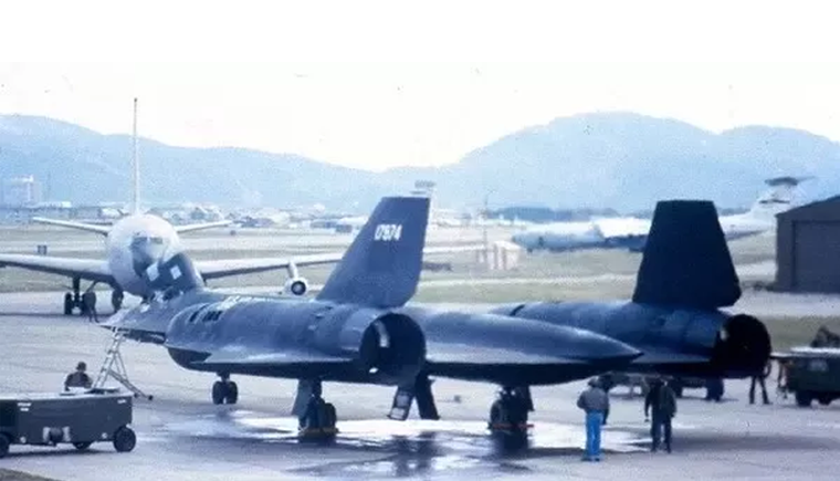 剛起飛就漏油，飛起來卻連導(dǎo)彈都追不上，這樣的飛機(jī)您見過嗎？